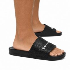 Klapki męskie sportowe Under Armour UA ARMR SLIDE LITE. Czarne klapki męskie Under Armour, z materiału, klasyczne. Za 79.00 zł.