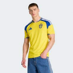 Koszulka podstawowa Szwecja 26. Żółte koszulki sportowe męskie Adidas, bez wzorów, bez kołnierzyka, bez ramiączek, do piłki nożnej, climacool (adidas). Za 439.00 zł.