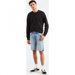 Dżinsowe szorty "501®" - Regular fit - w kolorze błękitnym. Niebieskie szorty męskie marki Levi's, z aplikacjami, klasyczne. W wyprzedaży za 130.95 zł.