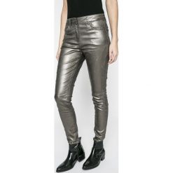 Marciano Guess - Spodnie. Zielone legginsy damskie Marciano Guess, z aplikacjami, z bawełny. W wyprzedaży za 199.90 zł.