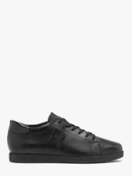 Czarne sneakersy ze skóry licowej. Czarne obuwie sportowe damskie Ryłko, bez wzorów, ze skóry. Za 379.99 zł.
