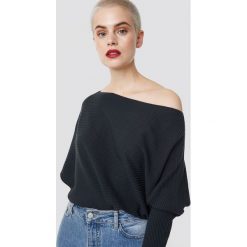 Trendyol Sweter z odkrytymi ramionami - Navy. Niebieskie swetry damskie Trendyol, z dzianiny. Za 80.95 zł.