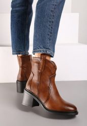 Brązowe Botki na Słupku Ozdobione Drobnymi Nitami Stelira. Brązowe botki damskie Born2be, z jeansu, bez obcasa, na obcasie, bez zapięcia. Za 139.99 zł.