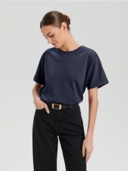 Koszulka z krótkim rękawem - granatowy. Niebieskie t-shirty damskie Sinsay, l, bez wzorów, bez kołnierzyka. Za 19.99 zł.