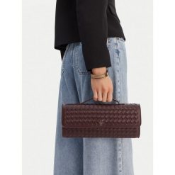 Torebka Badura. Czerwone torebki do ręki damskie Badura, bez wzorów, klasyczne, bez dodatków. Za 229.99 zł.