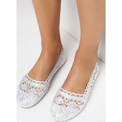Srebrne Balerinki Ghazia. Szare baleriny damskie Born2be, z aplikacjami, z koronki, bez obcasa. Za 29.99 zł.