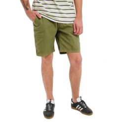 Krótka Protest Prtcomie. Zielone szorty męskie Protest, na lato, m, bez wzorów. Za 217.00 zł.