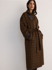 Wiązany płaszcz z wełną - wielobarwny. Płaszcze damskie Reserved, l, bez wzorów, z tkaniny, bez kaptura. W wyprzedaży za 499.99 zł.