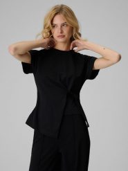 4F T-shirt slim z marszczeniem damski - czarny M. Czarne t-shirty damskie 4f, m, bez wzorów, z dzianiny, klasyczne, bez kołnierzyka. Za 89.99 zł.
