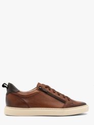 Brązowe buty męskie typu trampki z ozdobnym zamkiem ROLAND. Brązowe półbuty na co dzień męskie Ryłko, ze skóry, sportowe, bez zapięcia. Za 479.99 zł.
