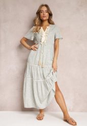 Jasnoniebieska Sukienka Boho z Chwostami i Ażurowymi Zdobieniami Poniti. Niebieskie sukienki damskie Renee, l, z aplikacjami, boho, bez kołnierzyka, bez ramiączek, maxi, rozkloszowane. Za 84.99 zł.