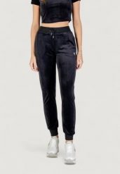 Spodnie Kobieta GUESS ACTIVE COUTURE JOGGER PANTS. Czarne spodnie materiałowe damskie Guess Active, s, z aplikacjami, z lycry. Za 323.55 zł.