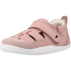 Sandały BOBUX XP MARIS - BQ Rose. Czerwone sandały damskie Bobux, bez wzorów, ze skóry, bez obcasa, bez zapięcia. Za 242.99 zł.
