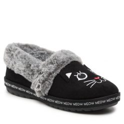 Kapcie Skechers. Czarne kapcie damskie Skechers, bez wzorów. Za 149.99 zł.