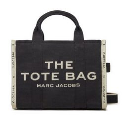Torebka Marc Jacobs. Czarne torebki do ręki damskie Marc Jacobs, bez wzorów, klasyczne, bez dodatków. Za 1,719.00 zł.