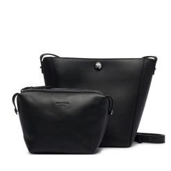 Torebka Weekend Max Mara. Czarne torebki do ręki damskie Weekend Max Mara, bez wzorów, bez dodatków. Za 1,739.00 zł.