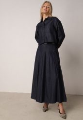 Granatowy Bawełniano-Wiskozowy Komplet z Imitacji Jeansu Spódnica z Paskiem i Koszula Peshophi. Niebieskie koszule damskie Born2be, m, bez wzorów, z bawełny, eleganckie, bez kołnierzyka, bez ramiączek. Za 279.99 zł.