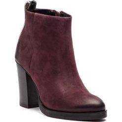 Botki CARINII - B4718 M10-I91-037-B77. Kozaki damskie marki Carinii. W wyprzedaży za 259.00 zł.