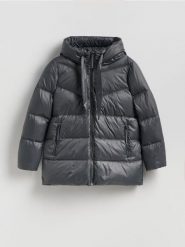 Puchowa kurtka z kapturem - ciemnoszary. Szare kurtki damskie Reserved, l, bez wzorów, z puchu, z kapturem. Za 459.99 zł.