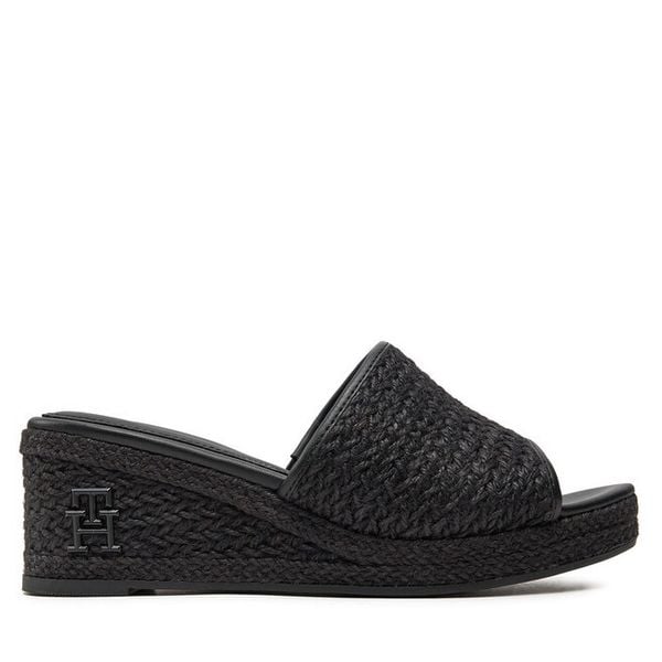 Klapki Tommy Hilfiger. Czarne espadryle damskie Tommy Hilfiger, bez wzorów, bez obcasa, bez zapięcia. Za 219.99 zł.