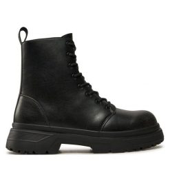 Trapery Guess. Czarne śniegowce i trapery męskie Guess, bez zapięcia. Za 389.99 zł.