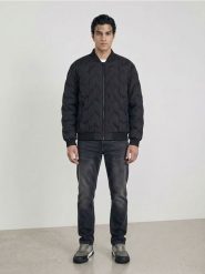 Kurtka puffer bomber z kieszeniami na zamek - czarny. Czarne kurtki męskie Sinsay, l, bez wzorów, bez kaptura. Za 119.99 zł.