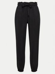 Deha Spodnie dresowe A00667 Czarny Regular Fit. Czarne spodnie dresowe damskie Deha, m, bez wzorów, z dresówki. Za 739.99 zł.