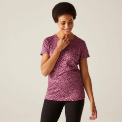 Koszulka sportowa damska Fingal Edition szybkoschnąca. Niebieskie koszulki sportowe damskie Regatta, bez wzorów, bez kołnierzyka, bez ramiączek, trekkingowe. W wyprzedaży za 69.25 zł.