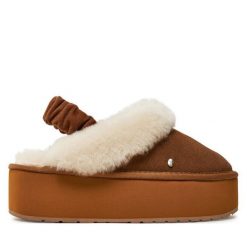 Kapcie EMU Australia. Brązowe kapcie damskie Emu Australia, bez wzorów. Za 529.99 zł.