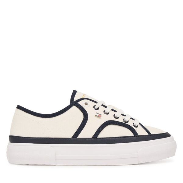 Tenisówki Tommy Hilfiger. Białe trampki i tenisówki damskie Tommy Hilfiger, bez wzorów, bez zapięcia. Za 350.99 zł.