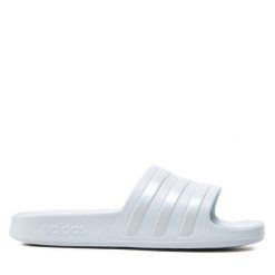 Klapki adidas. Niebieskie klapki damskie Adidas, bez wzorów, bez obcasa. Za 99.99 zł.