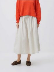 Spódnica midi z wiązaniem - złamana biel. Spódnice damskie Reserved, l, bez wzorów, z dzianiny, midi, rozkloszowane. Za 139.99 zł.