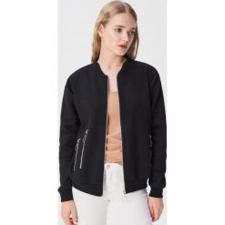 Bluza bomber z ozdobnymi zamkami - Czarny. Bluzy damskie Sinsay. W wyprzedaży za 29.99 zł.