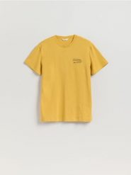 T-shirt comfort z nadrukiem - żółty. Żółte t-shirty męskie Reserved, l, bez wzorów, z bawełny, bez kołnierzyka. W wyprzedaży za 45.99 zł.