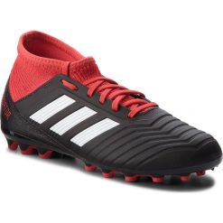 Buty adidas - Predator 18.3 Ag J CG6358 Cblack/Ftwwht/Red. Czarne półbuty chłopięce Adidas, bez wzorów, z materiału, bez zapięcia. W wyprzedaży za 199.00 zł.