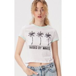 T-shirt z kolorowymi lamówkami - Biały. Białe t-shirty damskie Sinsay, l, bez wzorów, bez kołnierzyka. W wyprzedaży za 7.99 zł.