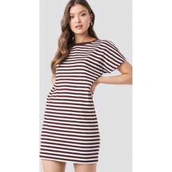 NA-KD Striped Oversized T-shirt Dress - White,Red. T-shirty damskie marki NA-KD. Za 121.95 zł.