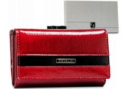 Portfel damski 4U Cavaldi [DH] H23-2-SH9 czerwony. Czerwone portfele damskie 4U Cavaldi, z aplikacjami, z lakierowanej skóry. Za 72.99 zł.