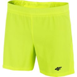 Spodenki do biegania męskie SKMF203 - soczysta zieleń neon. Zielone krótkie spodenki sportowe męskie 4f, m, bez wzorów, do biegania. W wyprzedaży za 69.99 zł.