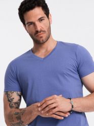 Bawełniana klasyczna męska koszulka z dekoltem w serek BASIC – fioletowa V12 OM-TSBS-0145 - XXL. Fioletowe t-shirty męskie Ombre Clothing, l, bez wzorów, z bawełny, klasyczne, bez kołnierzyka. W wyprzedaży za 24.99 zł.