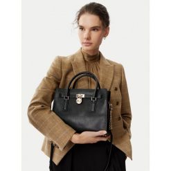 Torebka MICHAEL Michael Kors. Czarne torebki do ręki damskie MICHAEL Michael Kors, bez wzorów, klasyczne, bez dodatków. Za 1,239.00 zł.