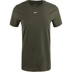 Koszulka damska Nike Essential, oliwkowa M. Zielone t-shirty damskie Nike, m, bez wzorów, z bawełny, bez kołnierzyka. Za 198.99 zł.