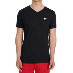 Koszulka męska 4F - bawełniany T-shirt, regular fit. Czarne t-shirty męskie 4f, l, bez wzorów, z bawełny, klasyczne, bez kołnierzyka. Za 45.99 zł.