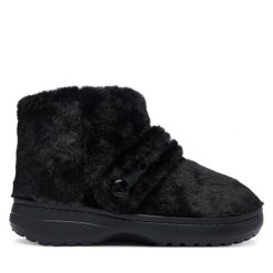 Kapcie Crocs. Czarne kapcie damskie Crocs, bez wzorów. Za 379.99 zł.