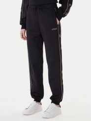 Guess Spodnie dresowe V5BB23 KCX22 Czarny Wide Leg. Czarne spodnie dresowe damskie Guess, xl, z aplikacjami, z dresówki. Za 479.99 zł.