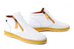 MANITU 990763-03 weiss, botki damskie. Białe botki damskie Manitu, na lato, ze skóry, bez obcasa, bez zapięcia. Za 271.92 zł.