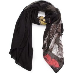Szal DESIGUAL - 18WAWW30 2000. Szaliki i chusty damskie marki Desigual. W wyprzedaży za 189.00 zł.