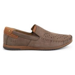 KOMODO Buty męskie mokasyny 876 lato brązowe. Brązowe mokasyny męskie na lato, z gumy. Za 377.80 zł.