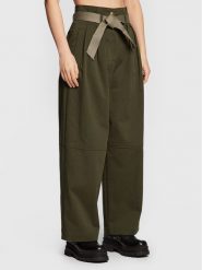 Pinko Spodnie materiałowe Penni 1G189X A054 Zielony Relaxed Fit. Zielone spodnie materiałowe damskie Pinko, bez wzorów, z bawełny. Za 1,389.00 zł.
