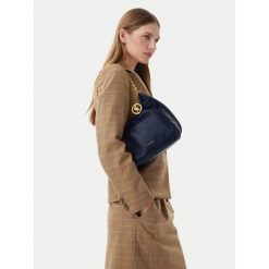 Torebka MICHAEL Michael Kors. Niebieskie torebki do ręki damskie MICHAEL Michael Kors, bez wzorów, klasyczne, bez dodatków. Za 1,049.00 zł.